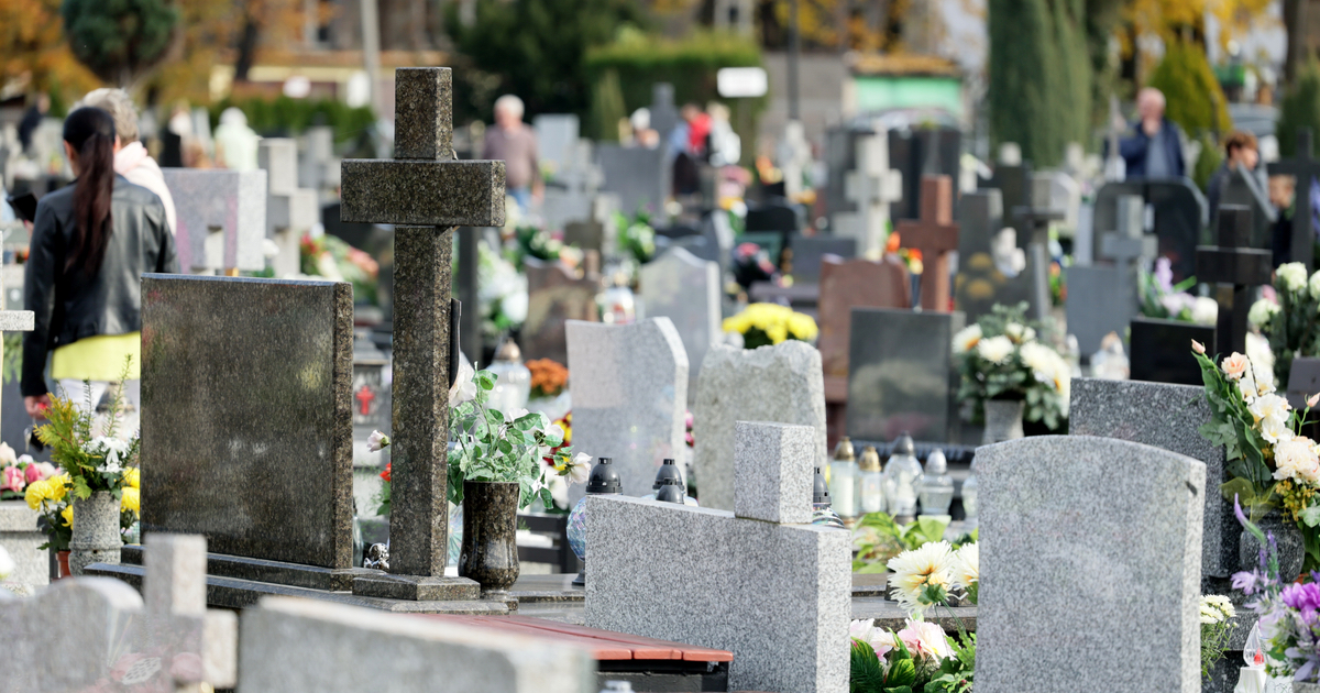 Several graves and epitaphs in a cemetery